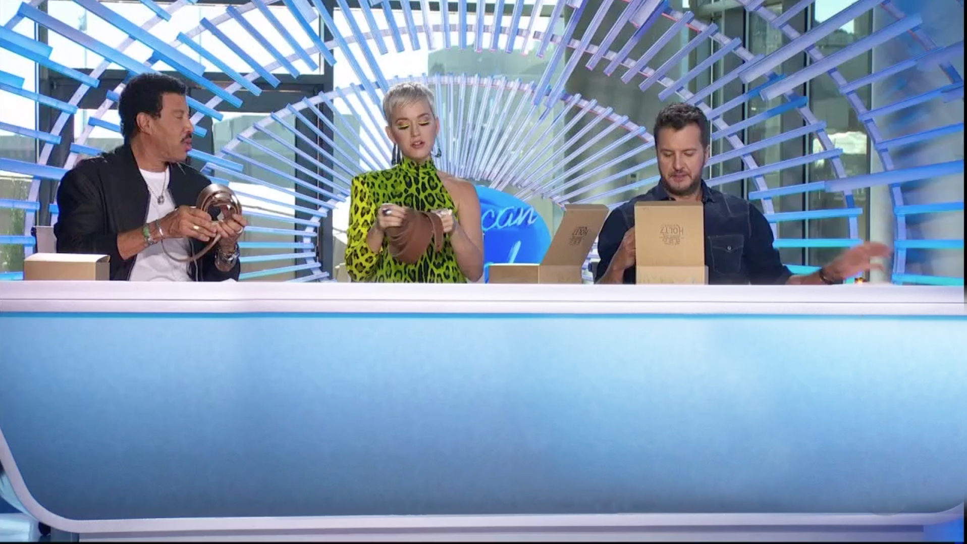 Shoporiaz Guitar Straps on American Idol