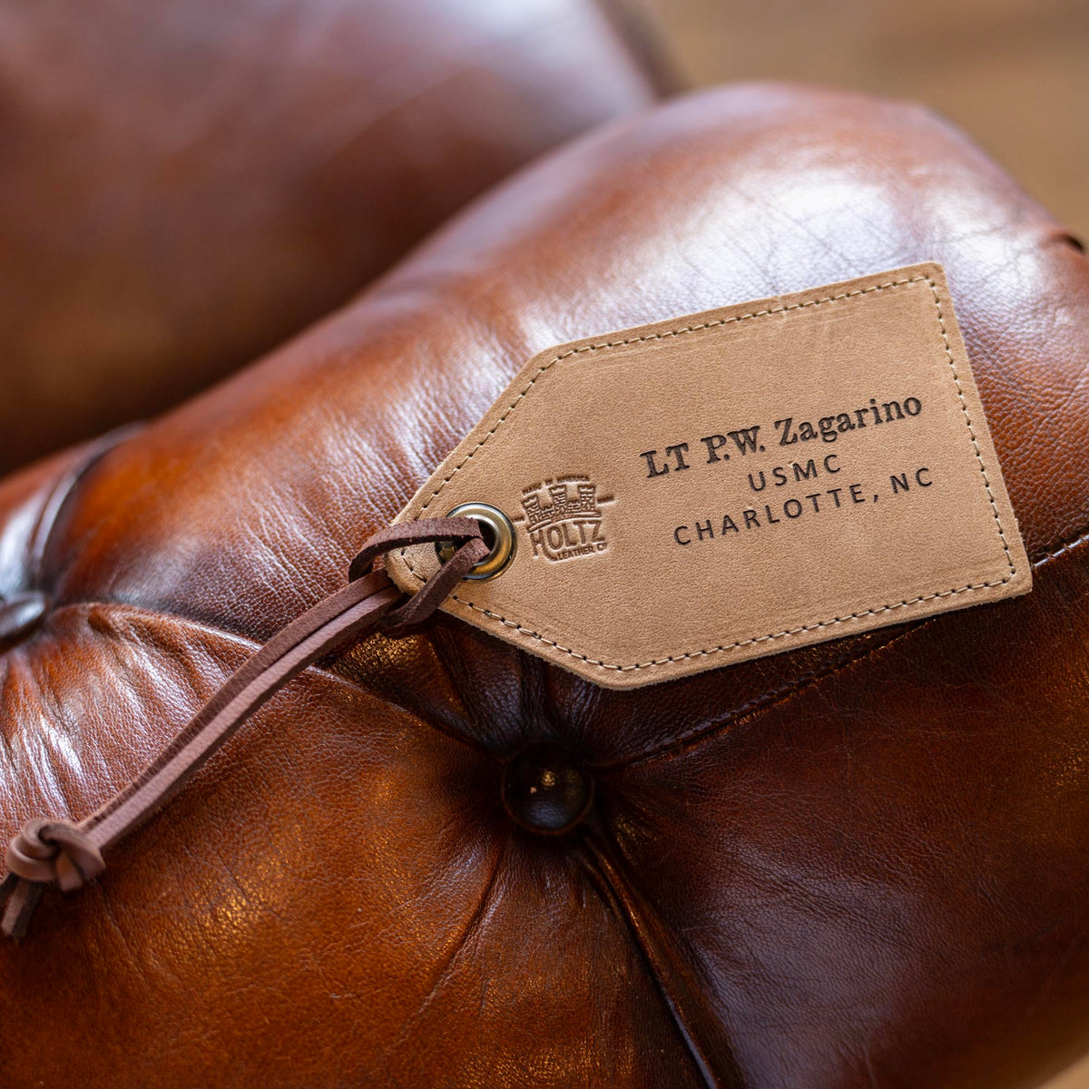 The Traveler Fine Leather Luggage Tag