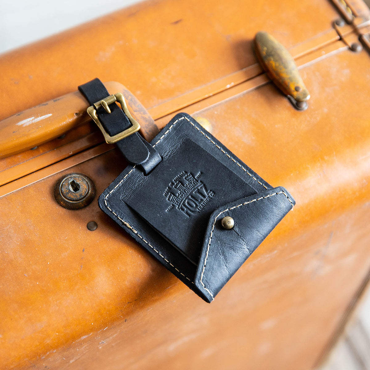 The Adventurer Fine Leather Luggage Tag