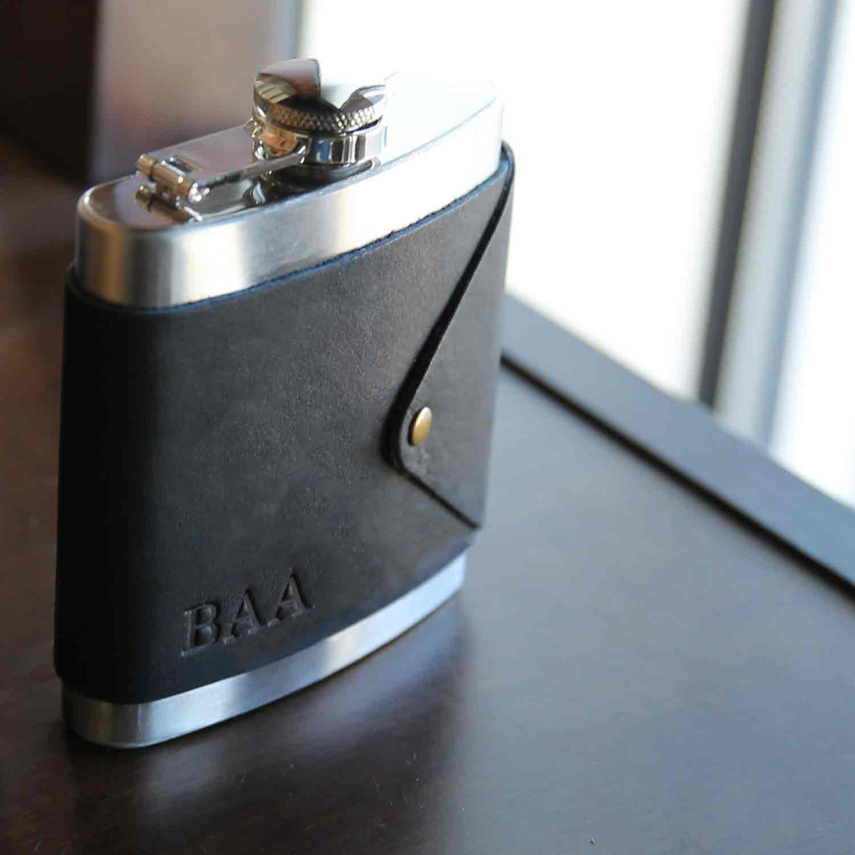 The Hatch Fine Leather Flask Wrap with Stainless Steel Flask