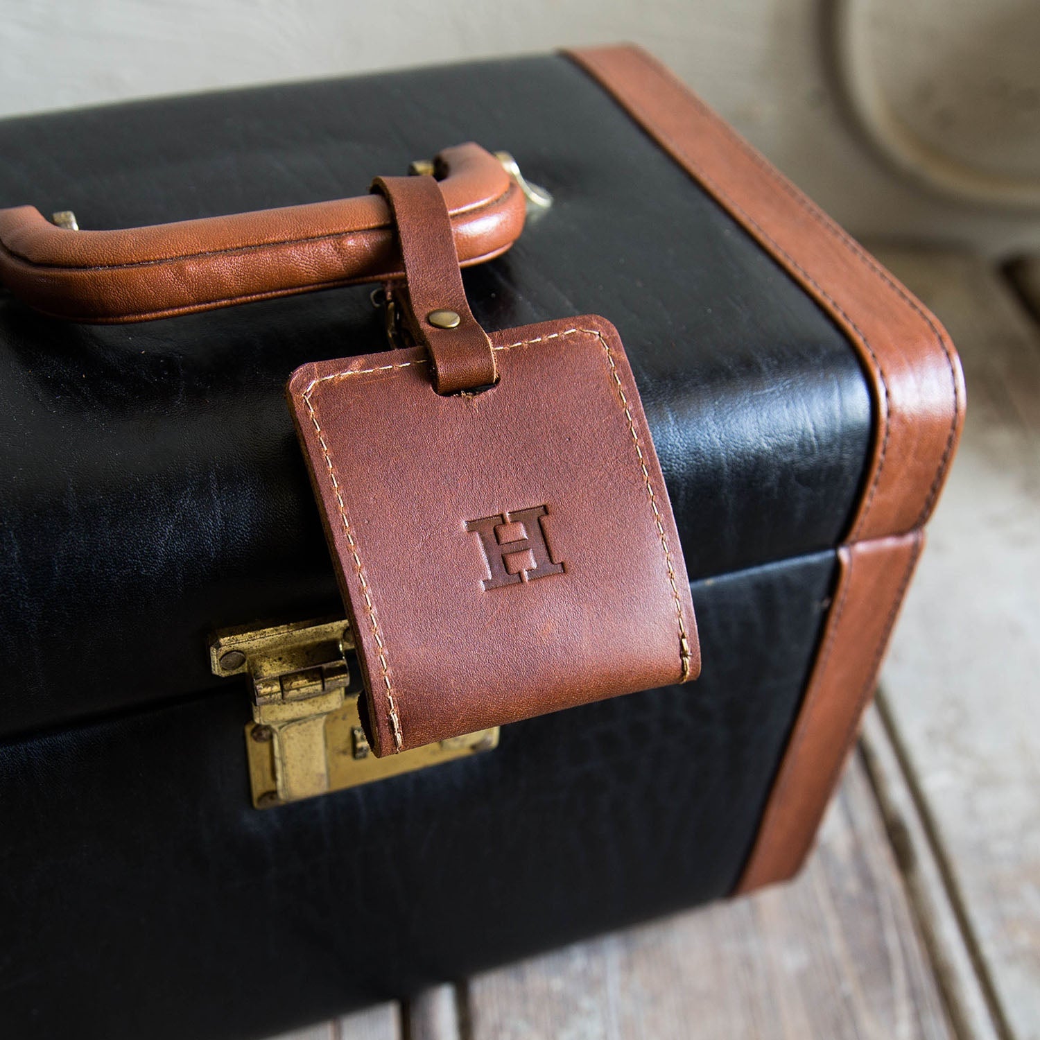 The Adventurer Fine Leather Luggage Tag - Shoporiaz