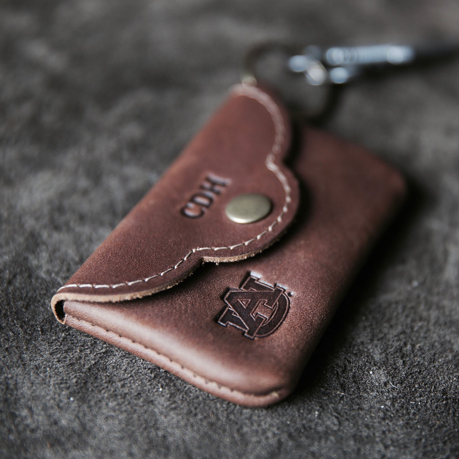 THE OFFICIALLY LICENSED AUBURN Rosie Fine Leather Scallop Keychain Wallet - Shoporiaz