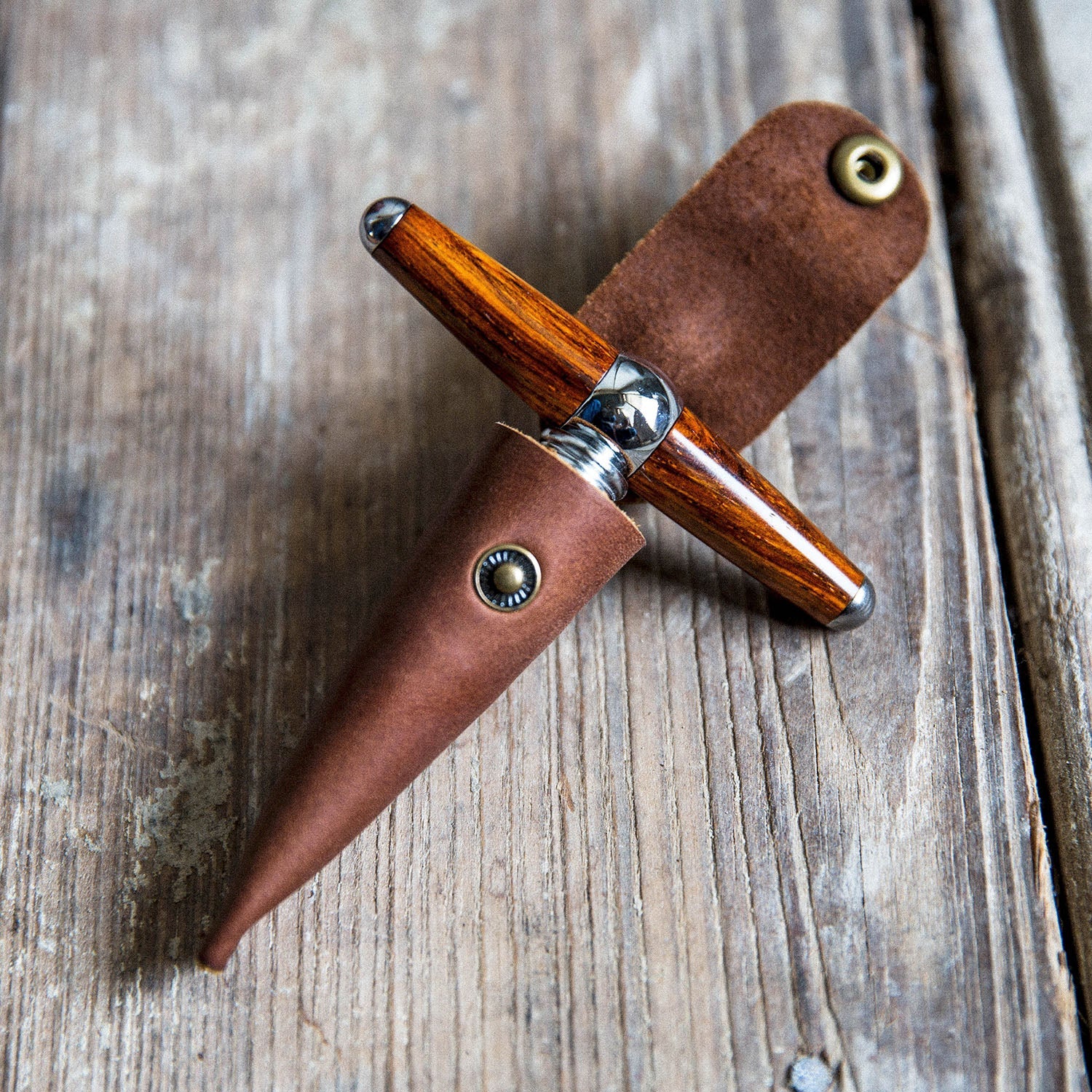 The Vino Personalized Hand Turned Wine Bottle Stopper Corkscrew & Leather Sleeve - Shoporiaz